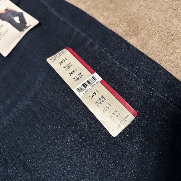 Levi's Signature Jeans Mid Rise Bootcut Women's Size 24 - Picture 6 of 6